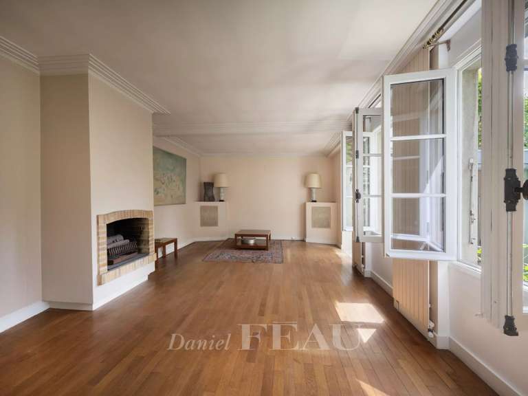 House Paris 18e - 3 bedrooms - 220m²