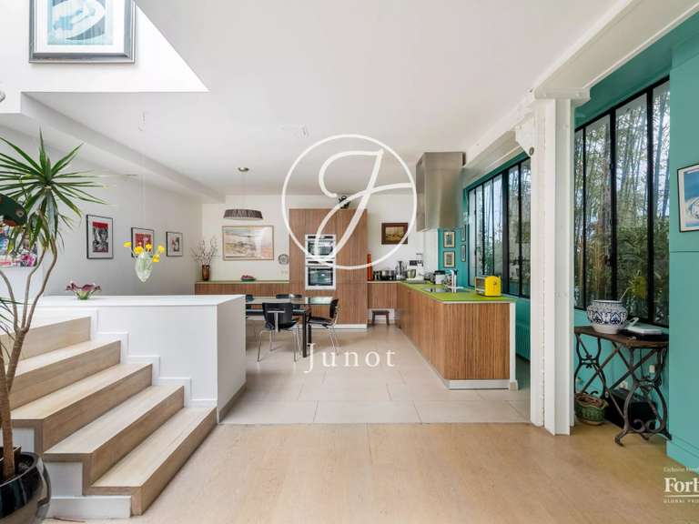 Maison Paris 18e - 4 chambres - 181m²