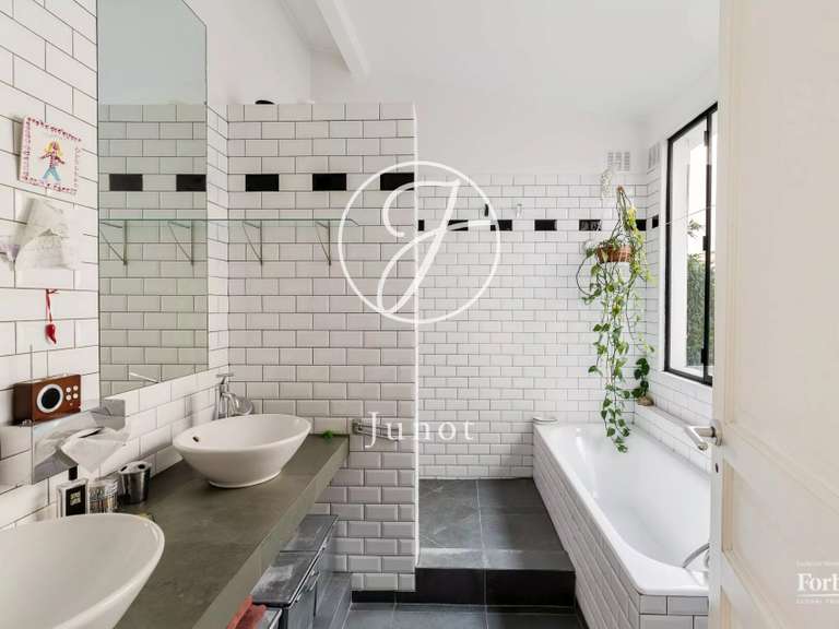 Maison Paris 18e - 4 chambres - 181m²