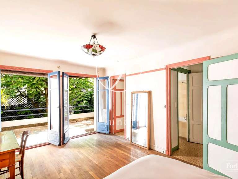 Maison Paris 18e - 3 chambres - 148m²