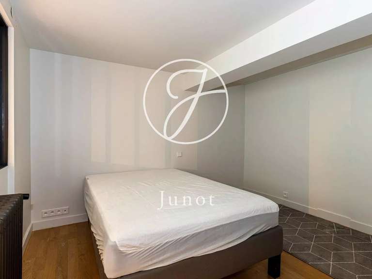 House Paris 18e - 3 bedrooms - 144m²