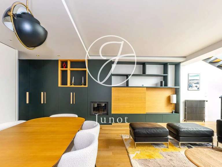 House Paris 18e - 3 bedrooms - 144m²