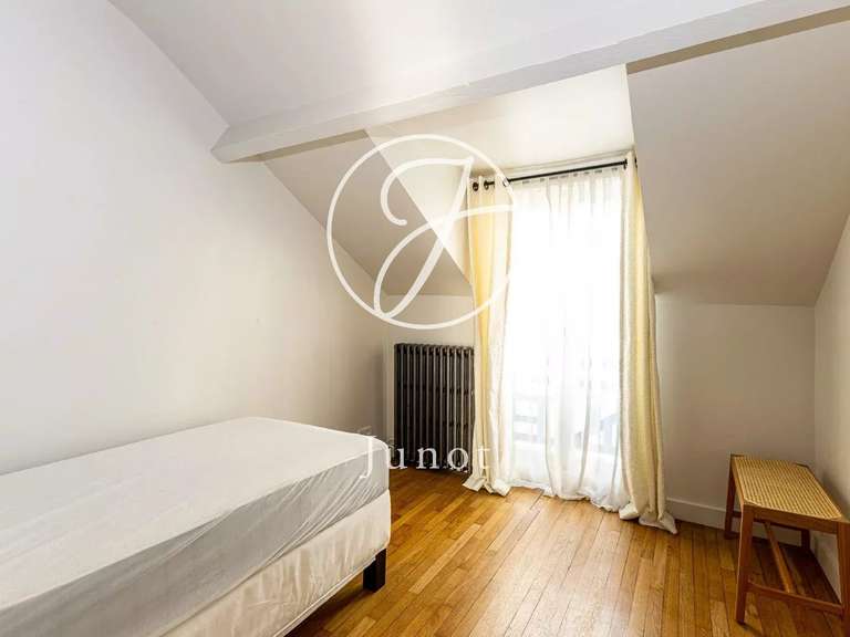 House Paris 18e - 3 bedrooms - 144m²
