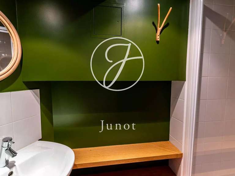House Paris 18e - 3 bedrooms - 144m²