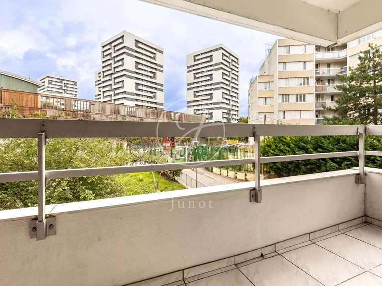 Appartement Paris 19e - 5 chambres - 143m²