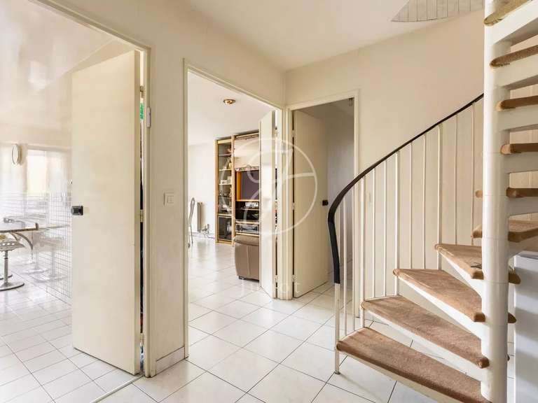 Appartement Paris 19e - 5 chambres - 143m²