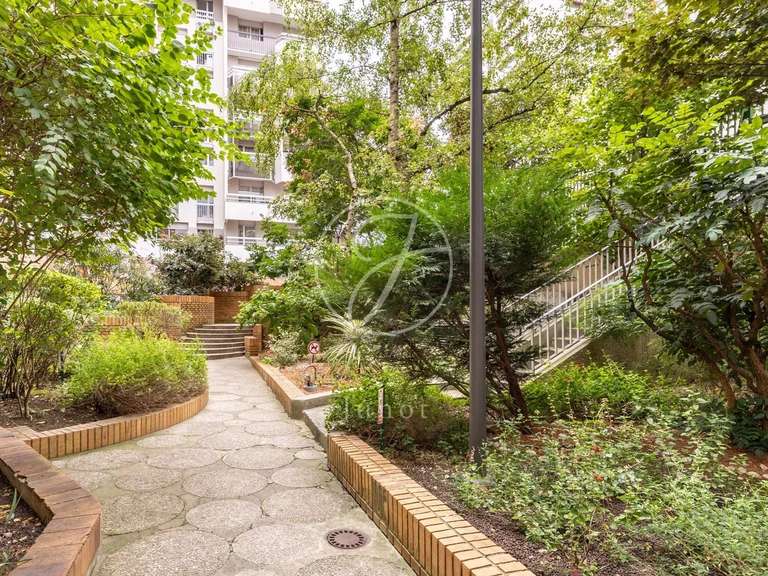 Appartement Paris 19e - 5 chambres - 143m²