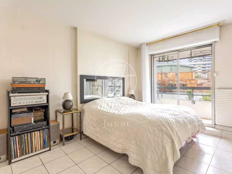 Appartement Paris 19e - 5 chambres - 143m²