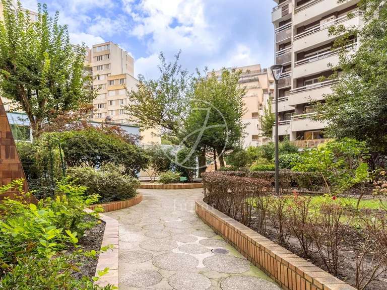 Appartement Paris 19e - 5 chambres - 143m²