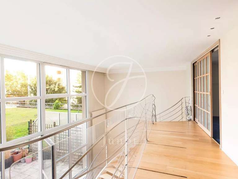 Appartement Paris 19e - 2 chambres - 150m²