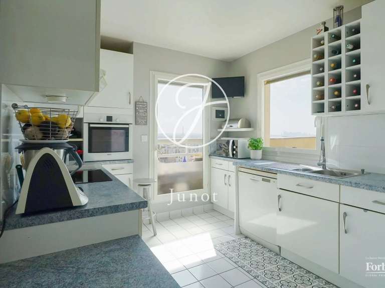 Appartement Paris 19e - 3 chambres - 146m²