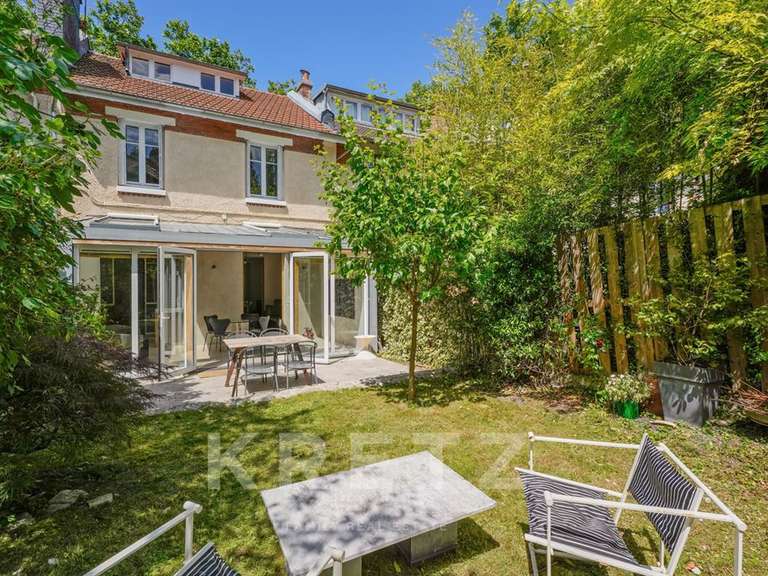 Maison Paris 19e - 4 chambres - 230m²