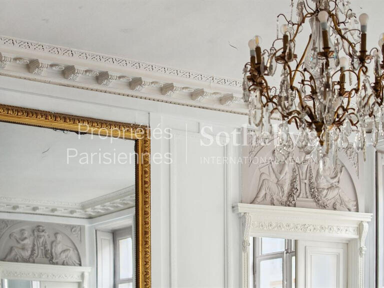 Sale Apartment Paris 1er - 3 bedrooms