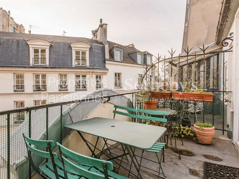 Appartement Paris 1er - 2 chambres - 69m²