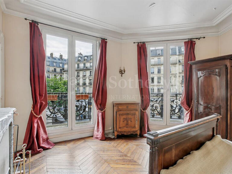 Appartement Paris 1er - 2 chambres - 126m²