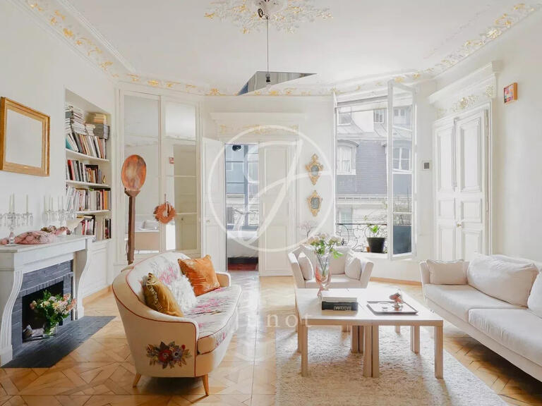 Apartment Paris 1er - 2 bedrooms - 111m²