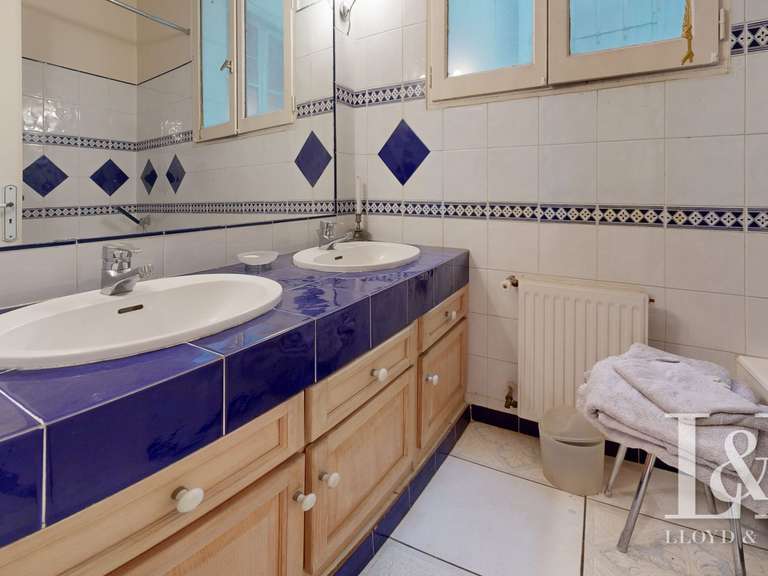 Appartement Paris 1er - 3 chambres - 126m²