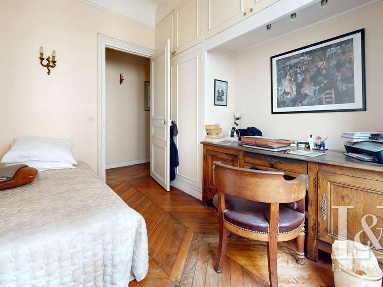 Appartement Paris 1er - 3 chambres - 126m²