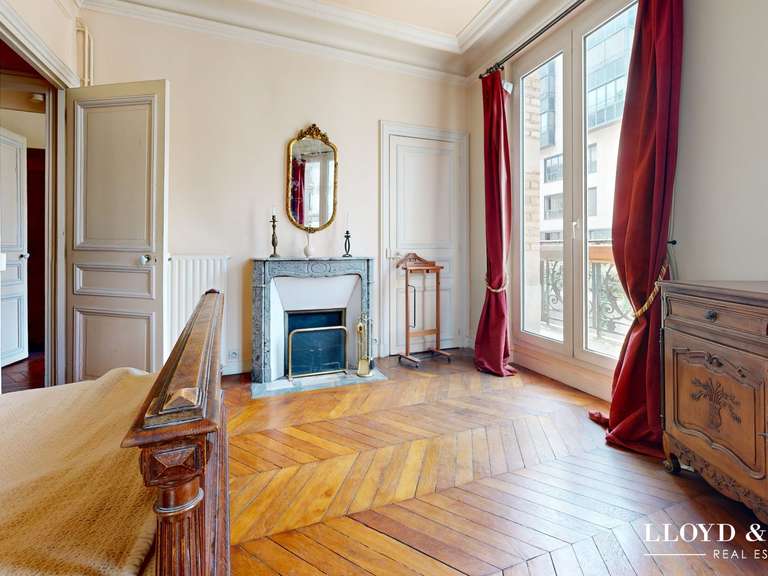Appartement Paris 1er - 3 chambres - 126m²
