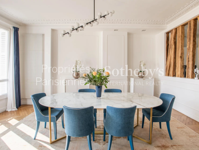 Appartement Paris 1er - 3 chambres - 143m²