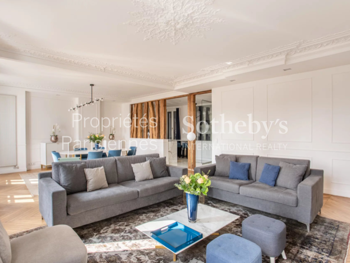 Appartement Paris 1er - 3 chambres - 143m²