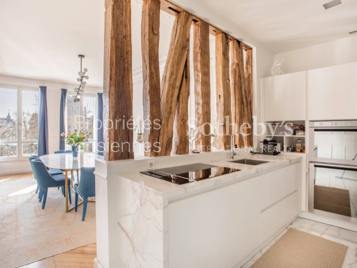 Appartement Paris 1er - 3 chambres - 143m²
