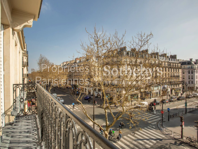Appartement Paris 1er - 3 chambres - 143m²