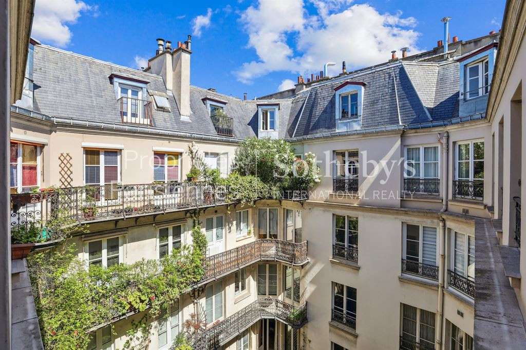 Apartment Paris 1er