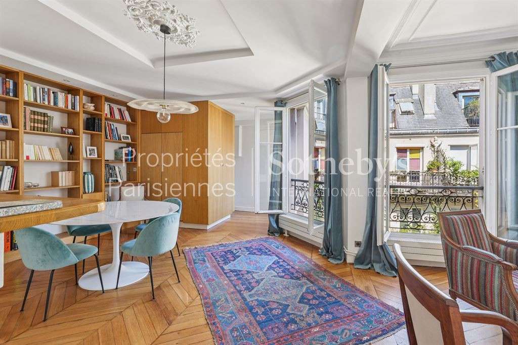Apartment Paris 1er