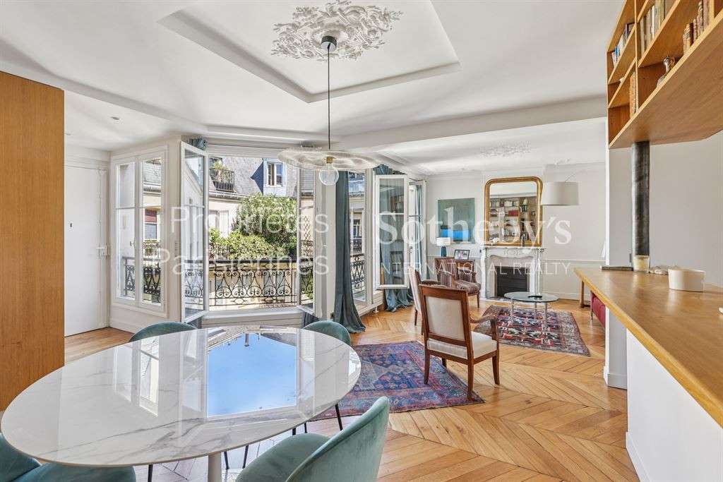 Apartment Paris 1er