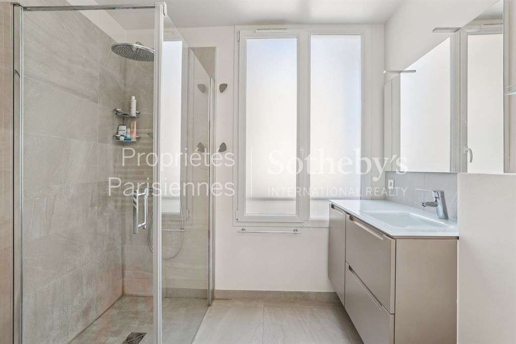 Apartment Paris 1er