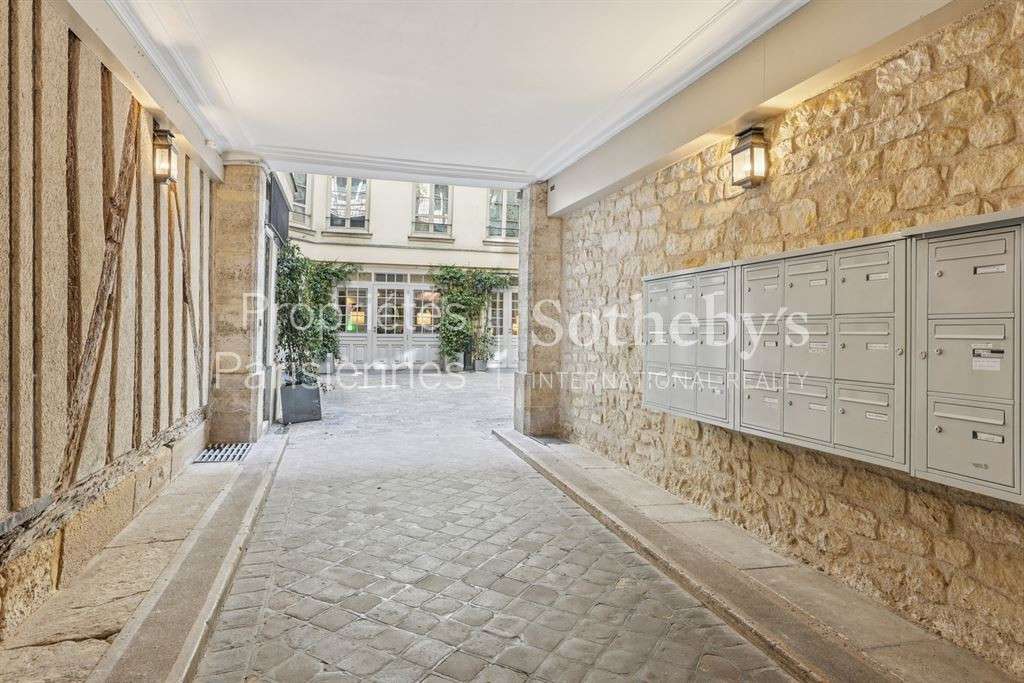 Apartment Paris 1er