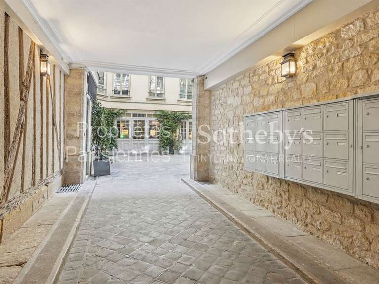 Appartement Paris 1er - 2 chambres - 80m²