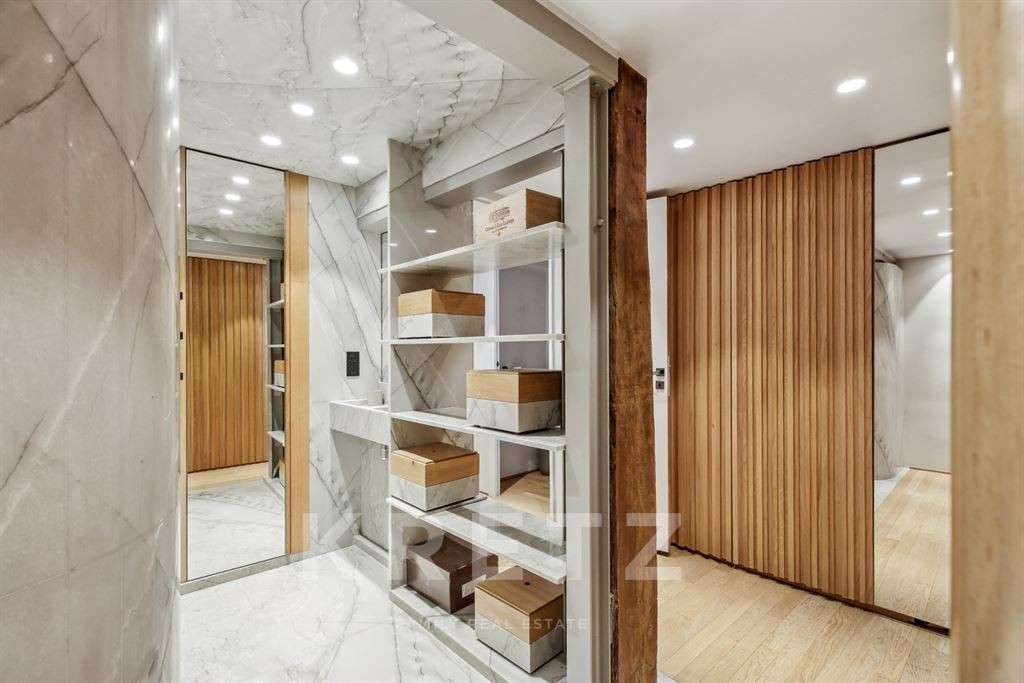 Apartment Paris 1er