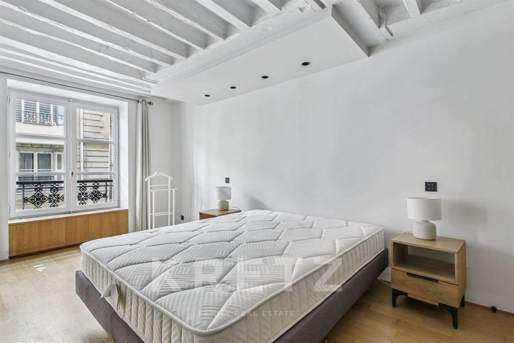 Apartment Paris 1er