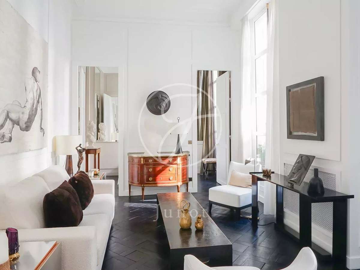 Apartment Paris 1er