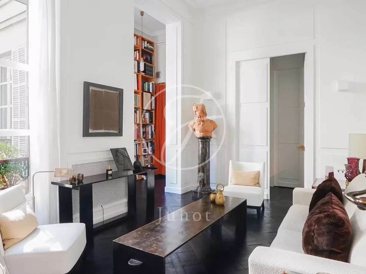 Apartment Paris 1er