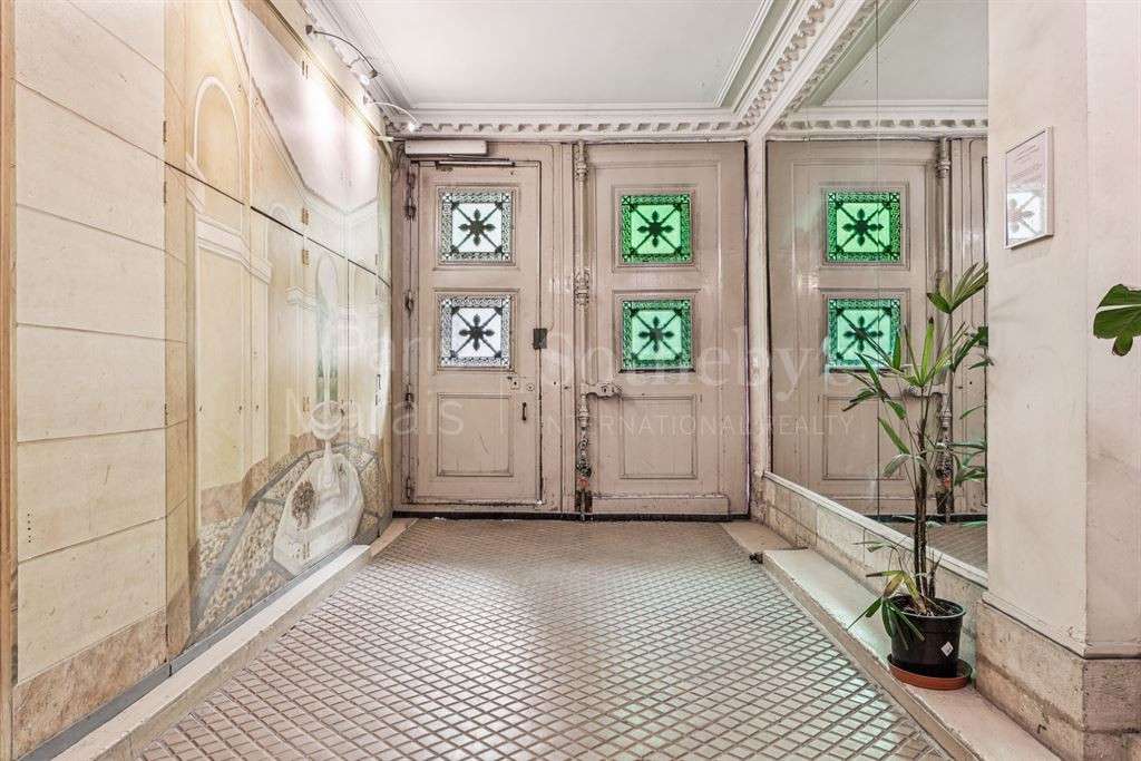 Apartment Paris 1er