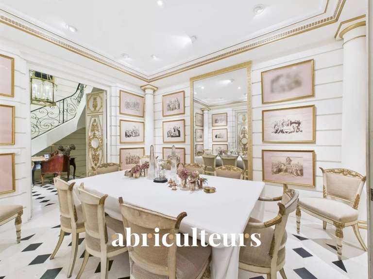 Apartment Paris 1er - 3 bedrooms - 304m²