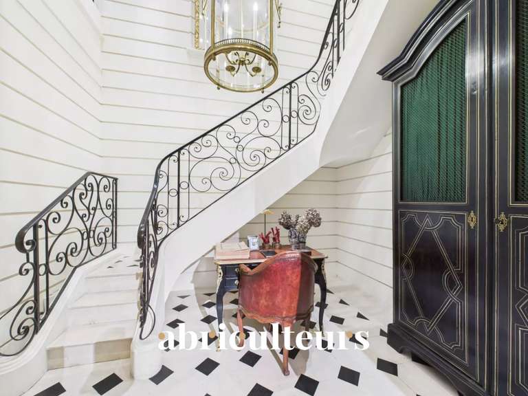 Apartment Paris 1er - 3 bedrooms - 304m²
