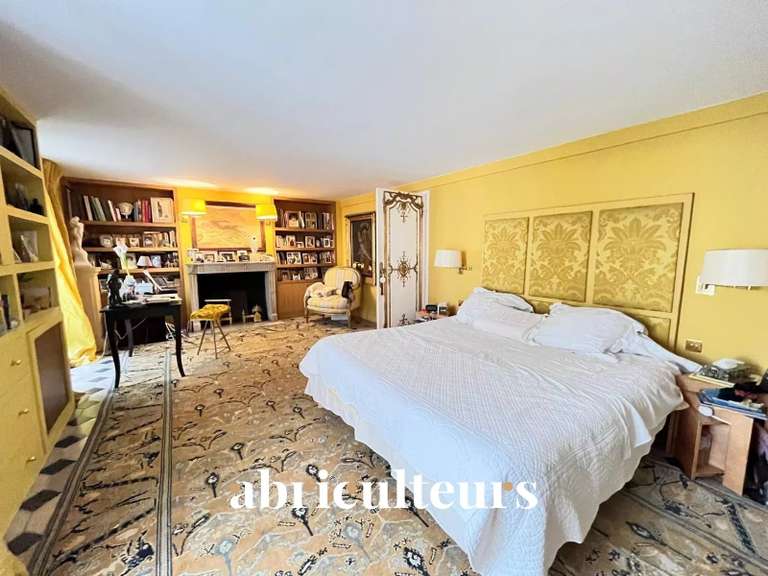 Apartment Paris 1er - 3 bedrooms - 304m²