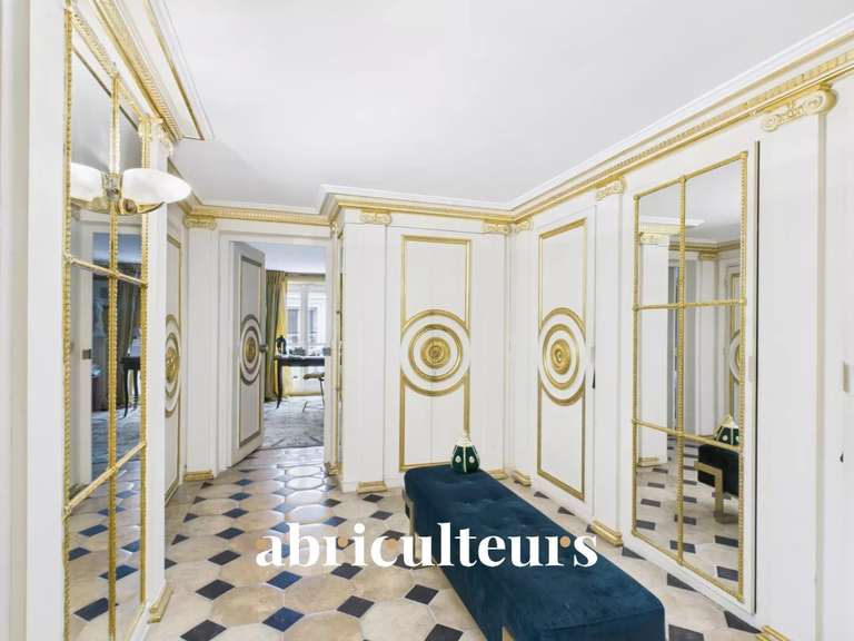 Apartment Paris 1er - 3 bedrooms - 304m²
