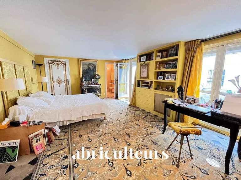 Apartment Paris 1er - 3 bedrooms - 304m²
