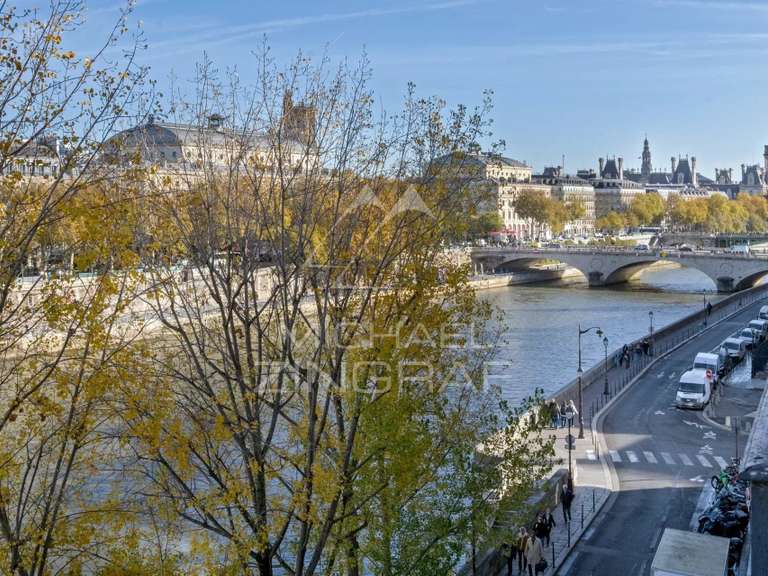 Apartment Paris 1er - 3 bedrooms - 145m²