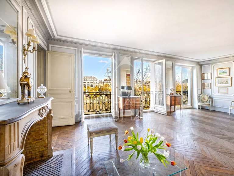 Apartment Paris 1er - 3 bedrooms - 145m²