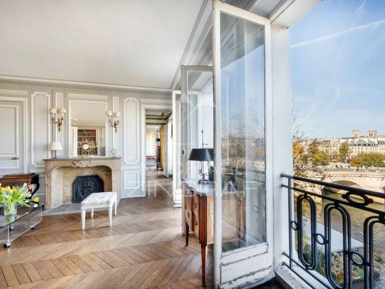 Apartment Paris 1er - 3 bedrooms - 145m²