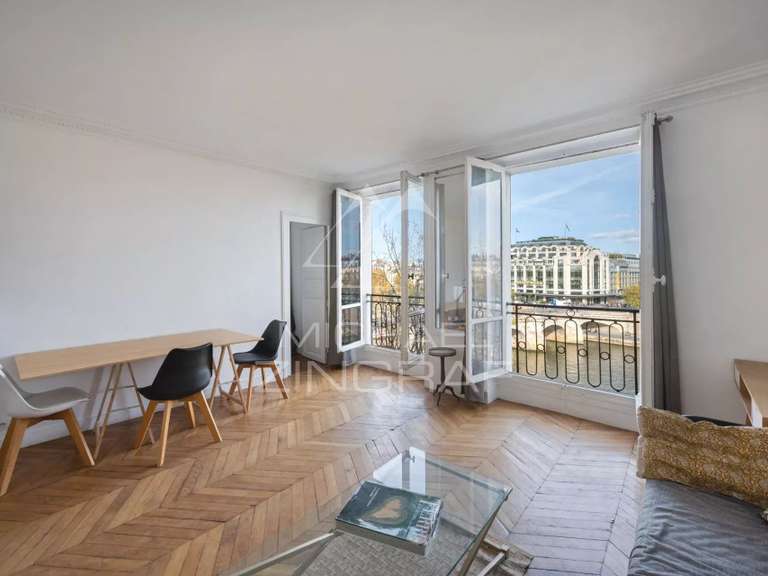 Apartment Paris 1er - 3 bedrooms - 145m²
