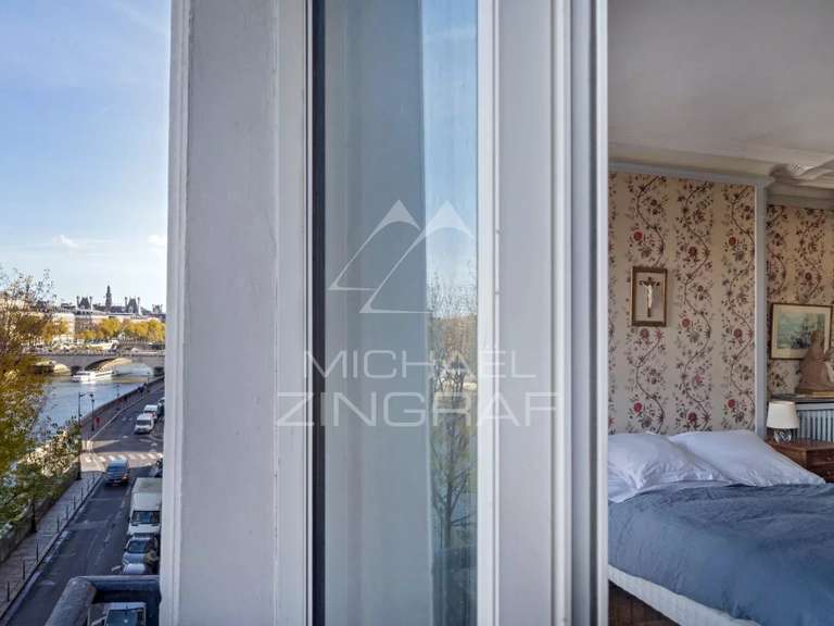 Apartment Paris 1er - 3 bedrooms - 145m²