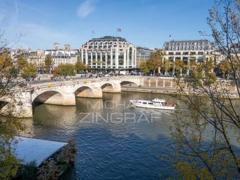 Apartment Paris 1er - 3 bedrooms - 145m²