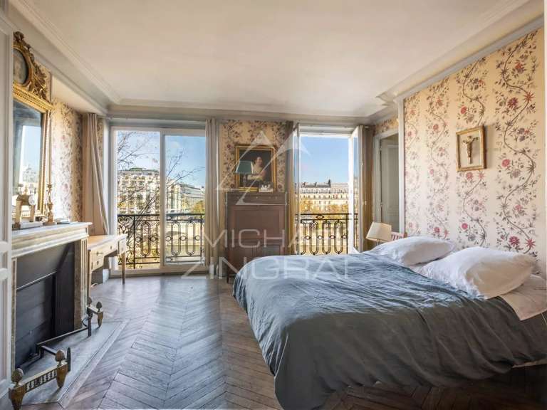 Apartment Paris 1er - 3 bedrooms - 145m²